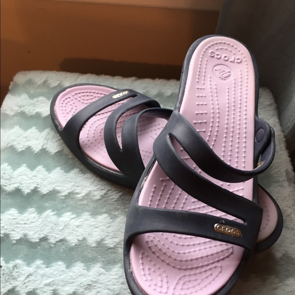 CROCS